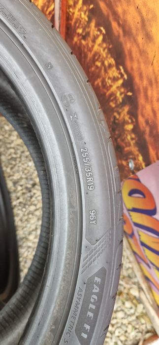 2 Anvelope Good Year 255 35 R19 de vara. Dot 2022