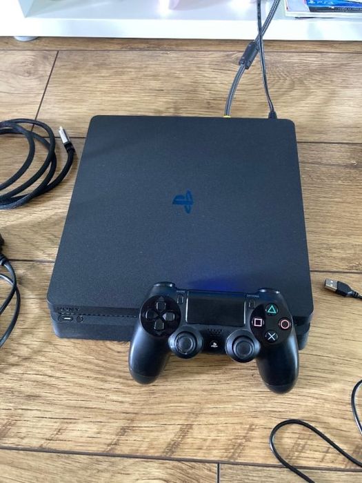 Продается ps4 slim