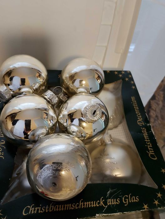 красиваКоледна декорация влакче и украса за елха