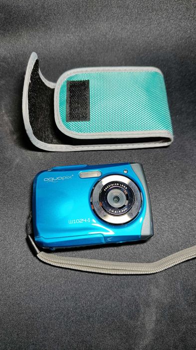 Aparat foto digital Aquapix W1024 rezistent la apa + husa