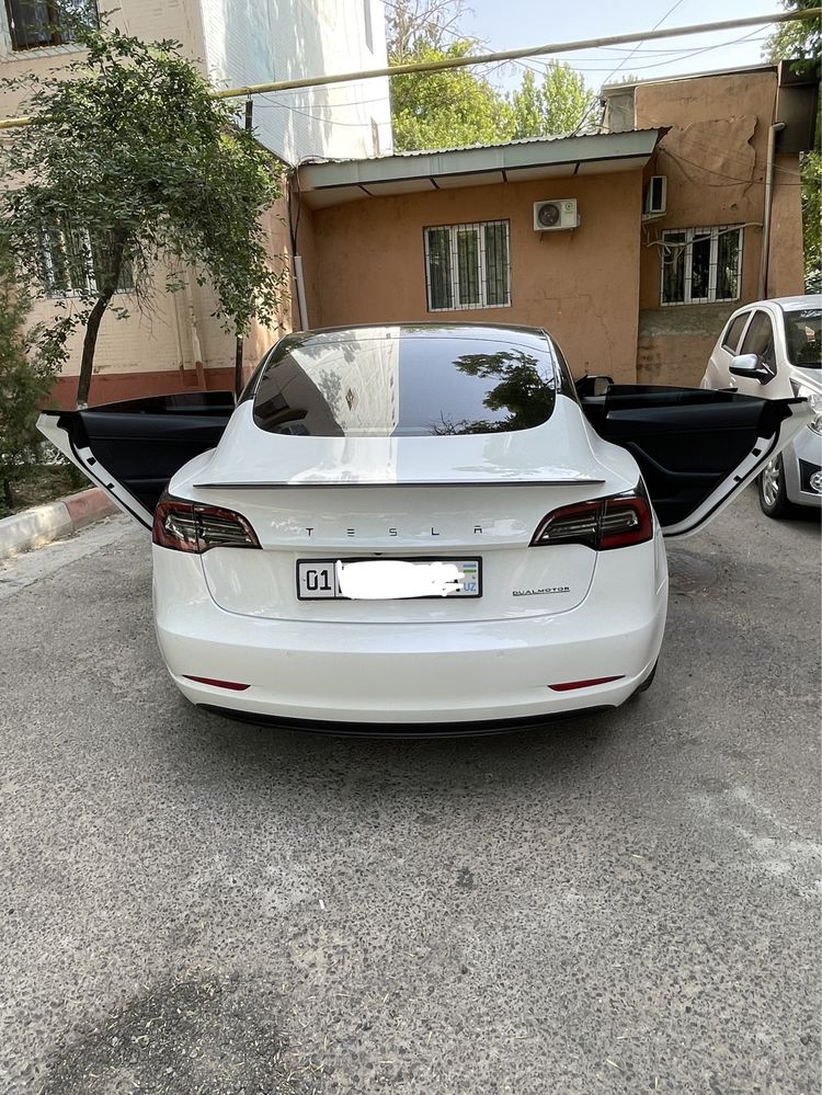 Tesla model 3 dual motrs long renge 2021