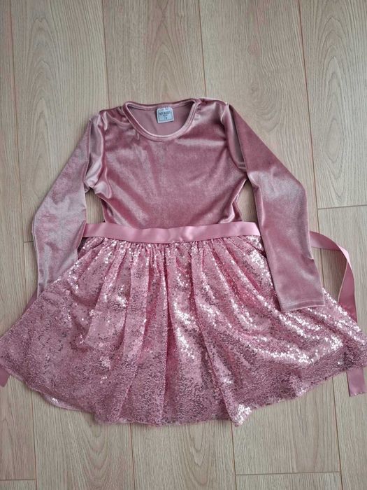 Нова празнична рокля за момиче, 7-8 г.