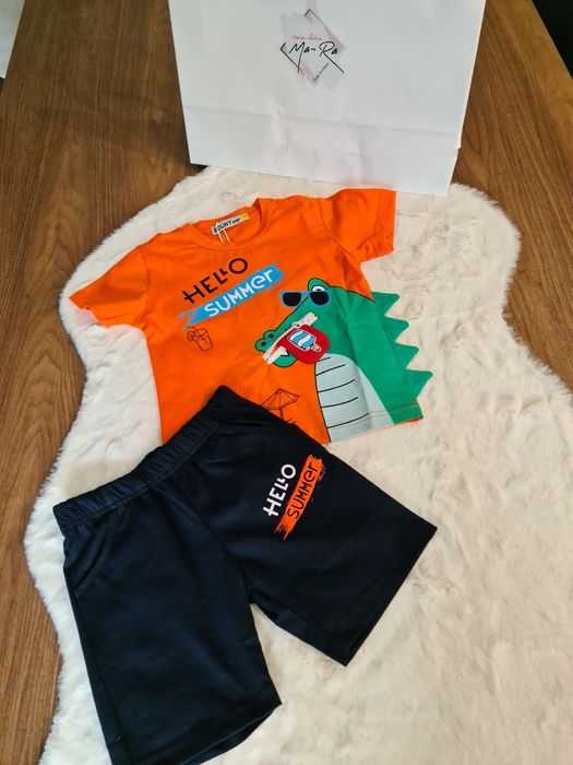 Спортни екипчета- тениска с къси панталони