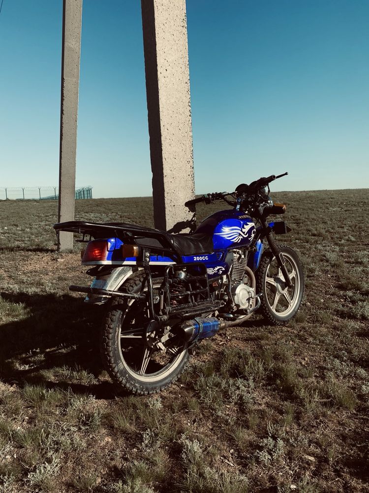 Мотоцикл 200 куб