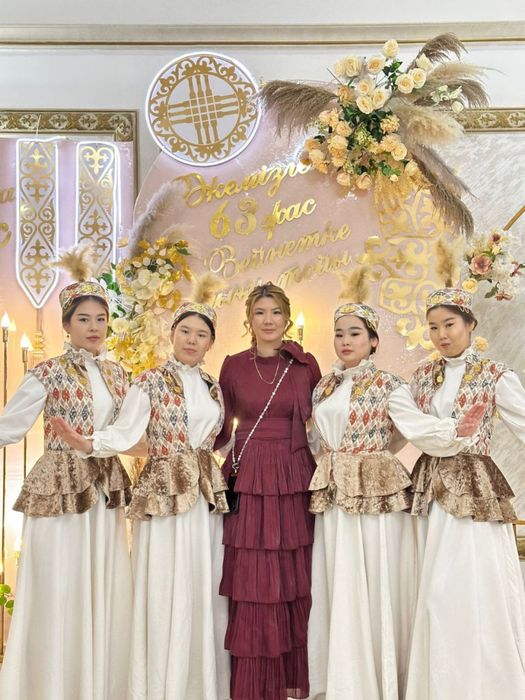 Танцевальный костюм сатылады