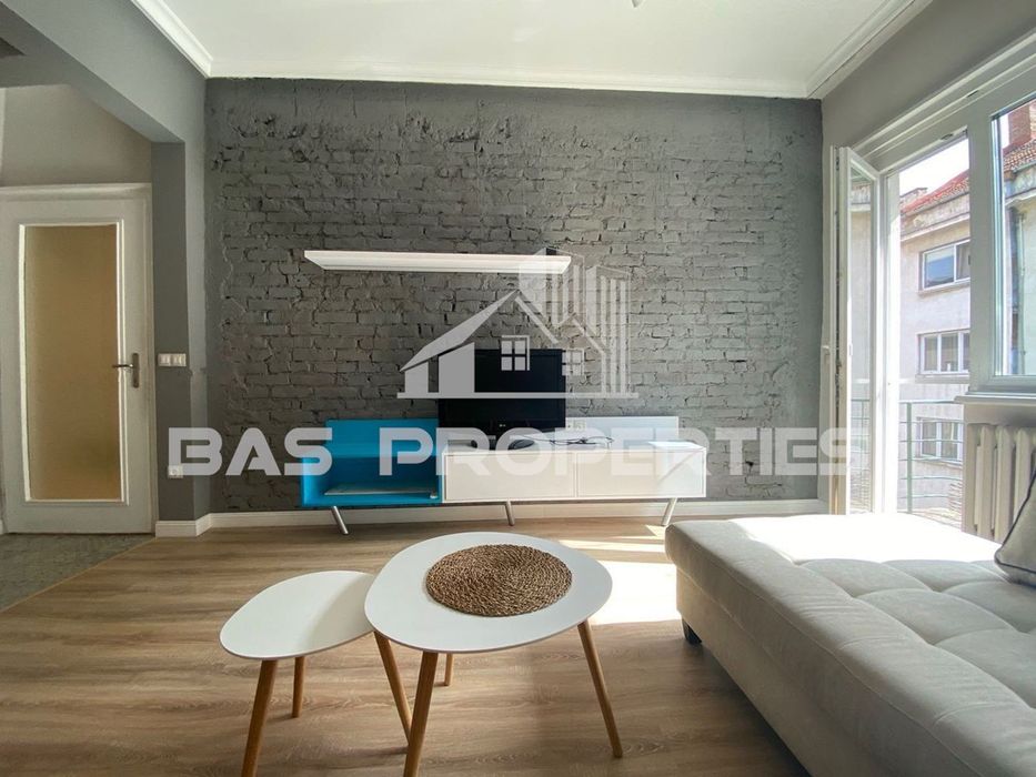 Дава се под наем Двустаен апартамент в София, Център - 68 кв.м за 990 € - Снимка #1