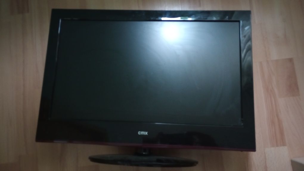 Vând televizor CMX