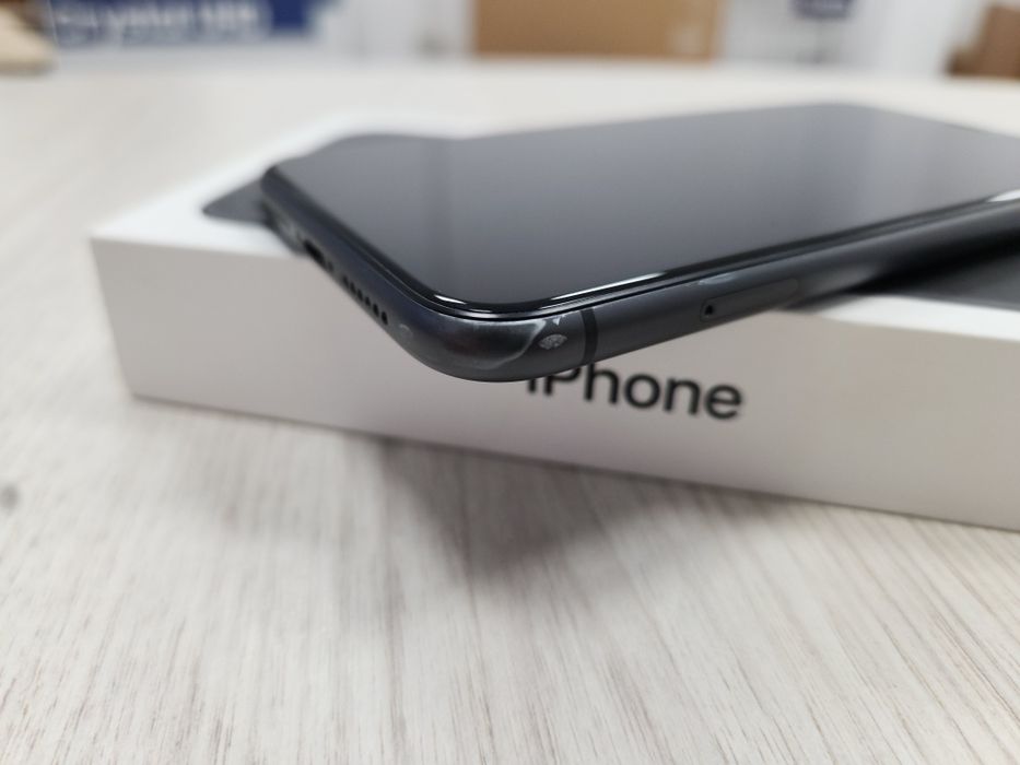 iPhone 11  negru