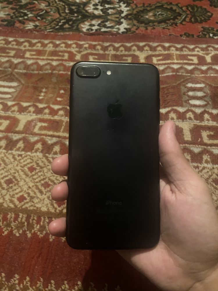 Iphone 7+ 32gb продаетя