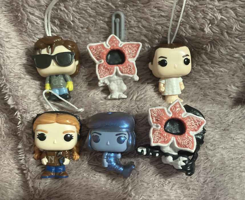 Stranger things kinder joy фигурки