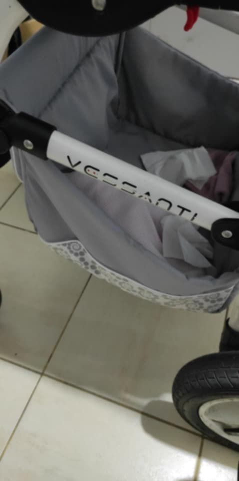 Vând cărucior 2in1