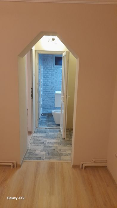 Vand apartament 2 camere central,etaj 2 ,complet  renovat!