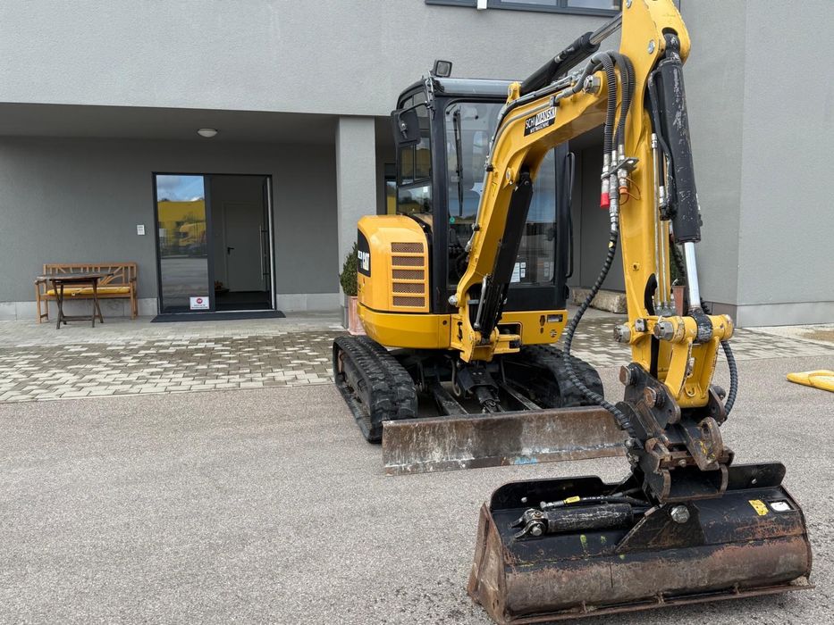 Vand miniexcavator CAT 302.7D an 2020 ore 1450 ( kubota , takeuchi )
