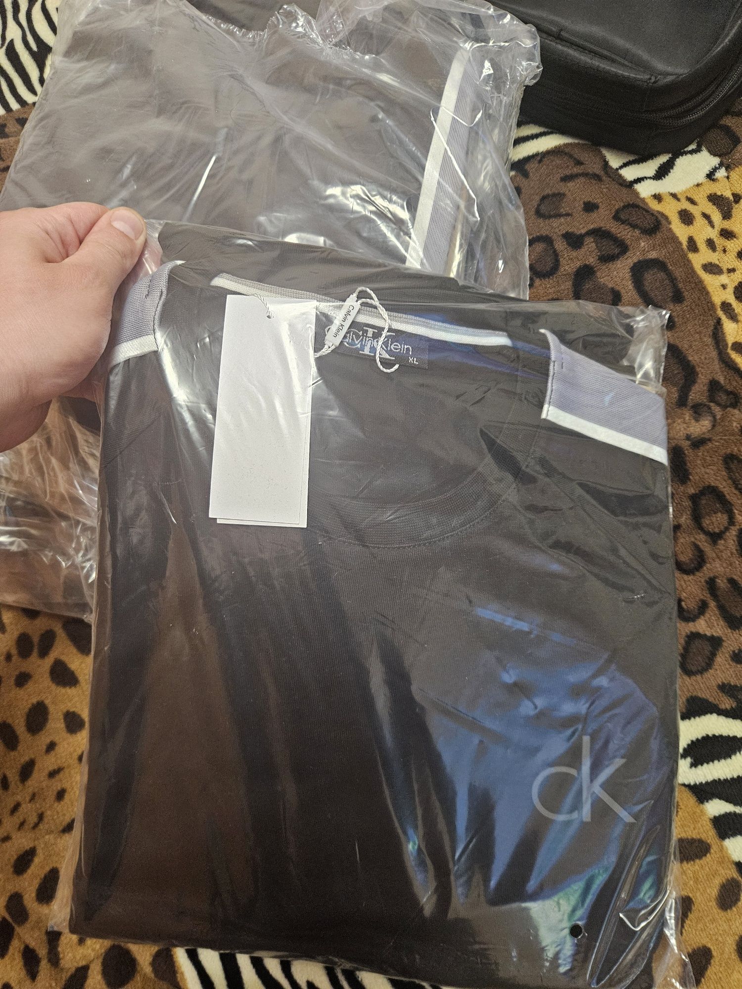 Compleu CK tricou+pantaloni