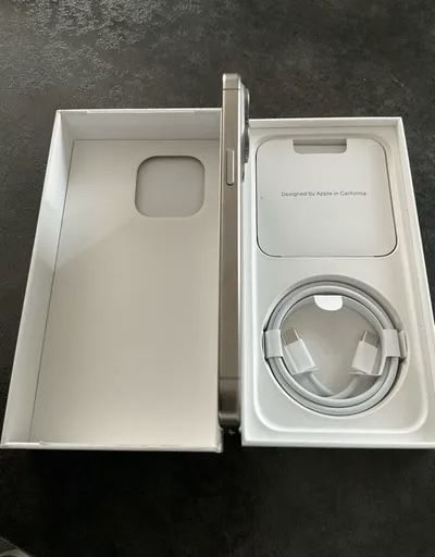 iPhone 15 pro 512 GB