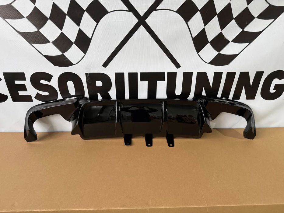 Difuzor bara spate model M5 BMW seria 5 F10(2010-2017) negru lucios