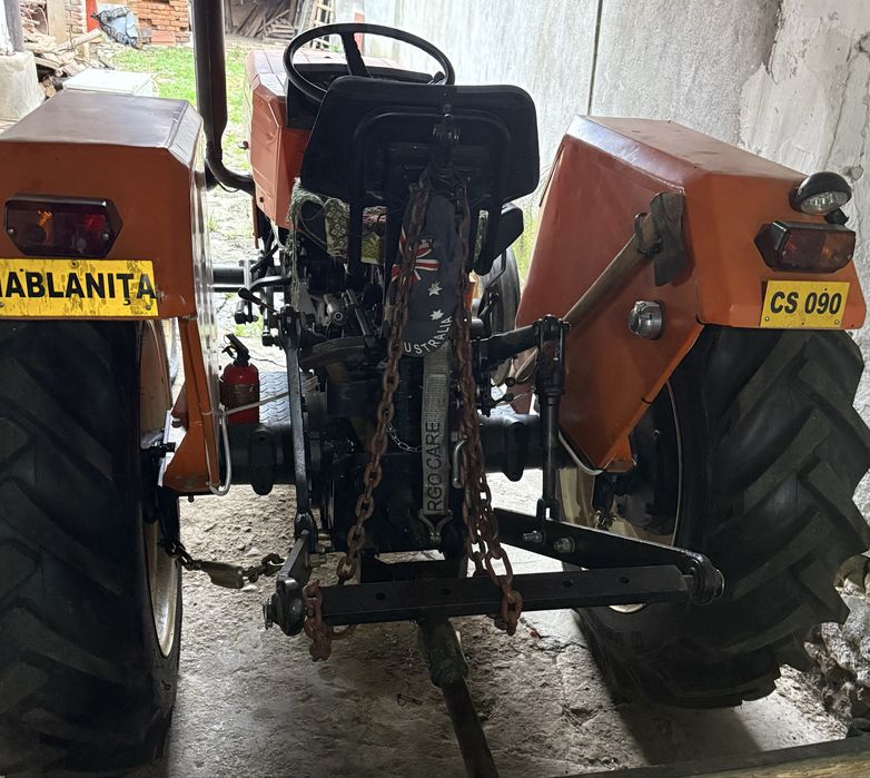 Tractor UTB 445 si remorca in stare foarte buna