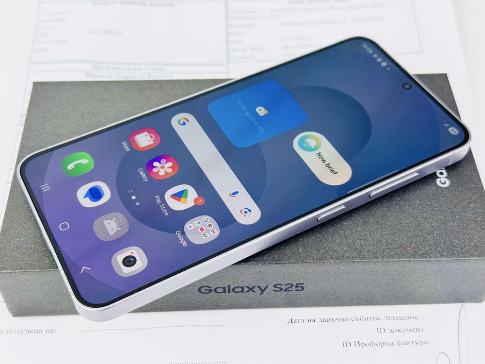 НОВ! Samsung Galaxy S25 5G 256GB 12RAM Silver 2г. Гаранция!