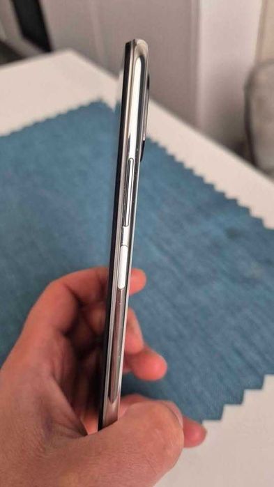 Телефон Xiaomi 11 Lite 5G NE . Подарък 5 броя кейсове!
