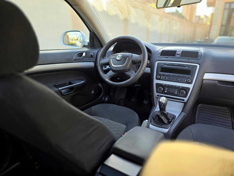 Vând Skoda Octavia