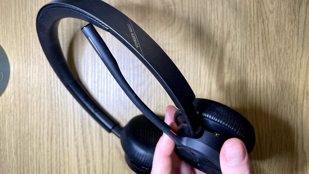 Слушалка Plantronics Voyager
