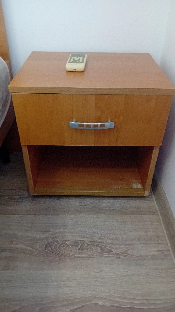 Продавам спален комплект