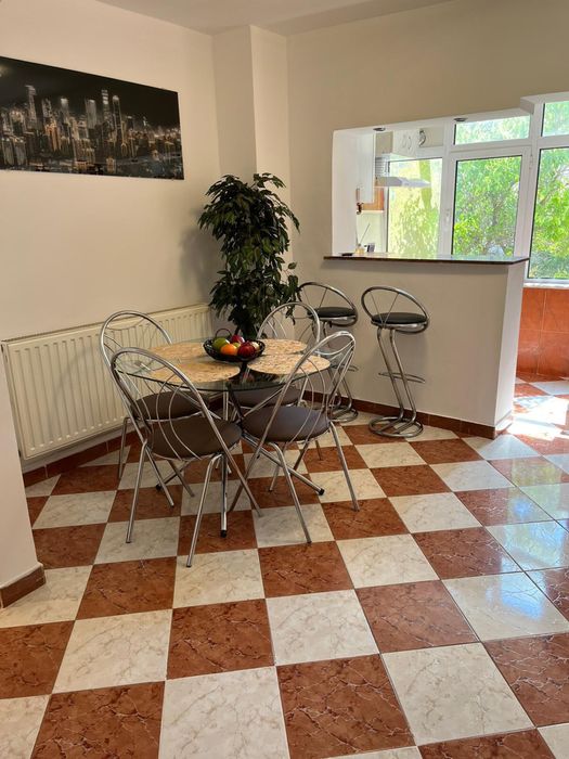 Apartament de inchiriat 2 camere,frumos si spatios