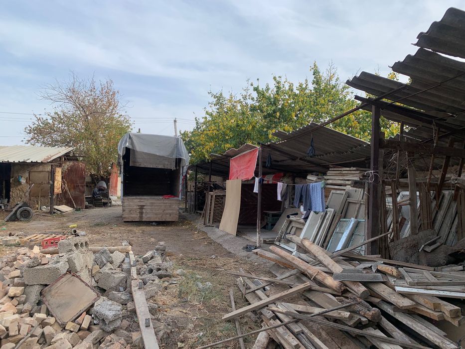 Продаю землю хорошая место положение