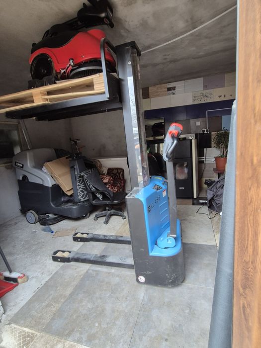 Se vand:presa peleti / transpalet electric