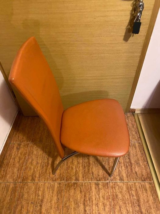 Маса за трапезария и столове