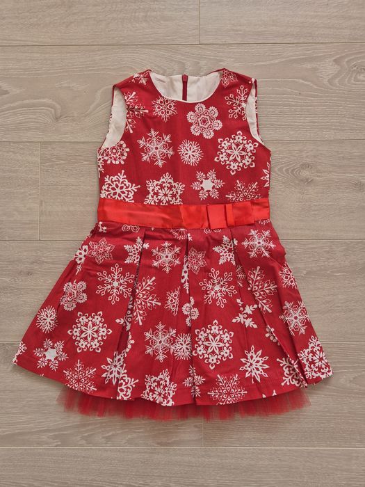 Много запазени Коледни рокли за момиче (98, 104 и 110 размер)