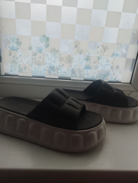 Шлепки б.у. пару раз