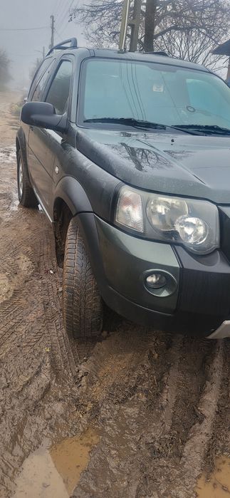 Vand Land Rover motor de bmw 2.0 an fab 2005 volan original pe stanga