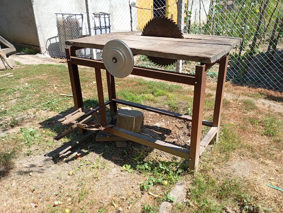 Masa de circula cu motor