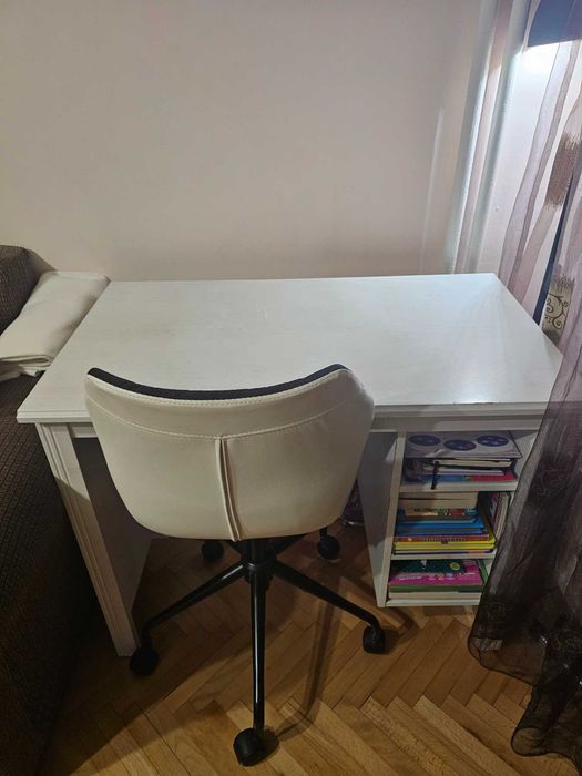 Бюро IKEA BRUSALI, бяло, 90x52 см, с регулируеми рафтове