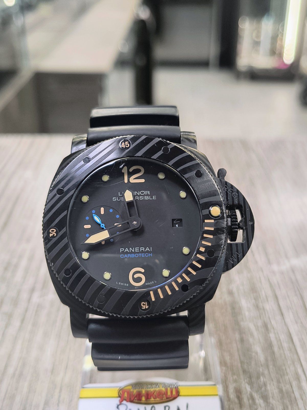Часовник Panerai Submersible Carbotech