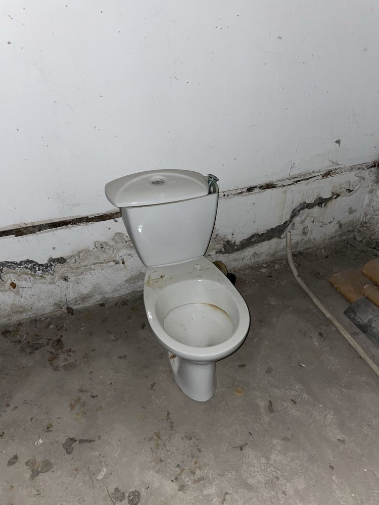 Продам унитазы и раковины