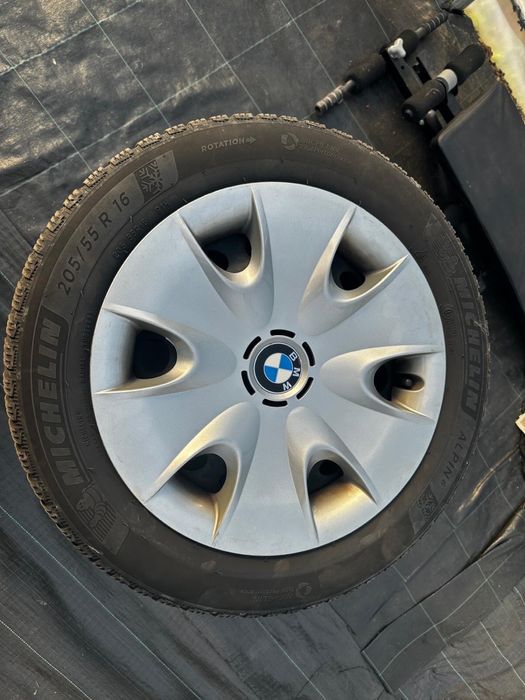 Roti M+S bmw 205/55 R16 cu capace originale