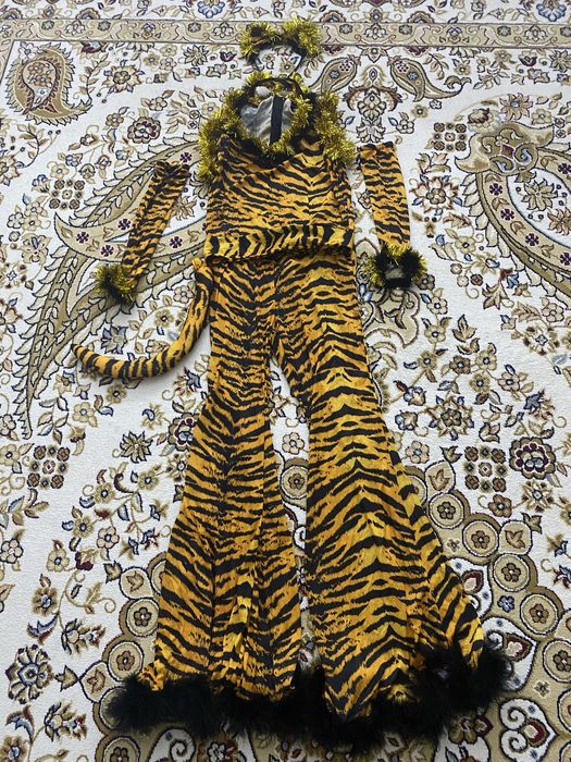 Продам костюм тигрицы