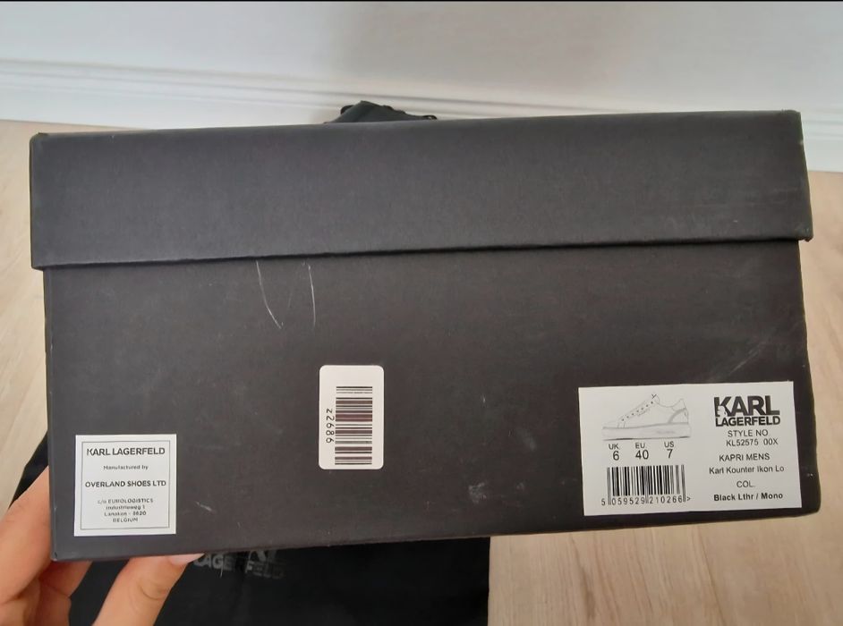 Vând sneakerşi Karl Lagerfield
