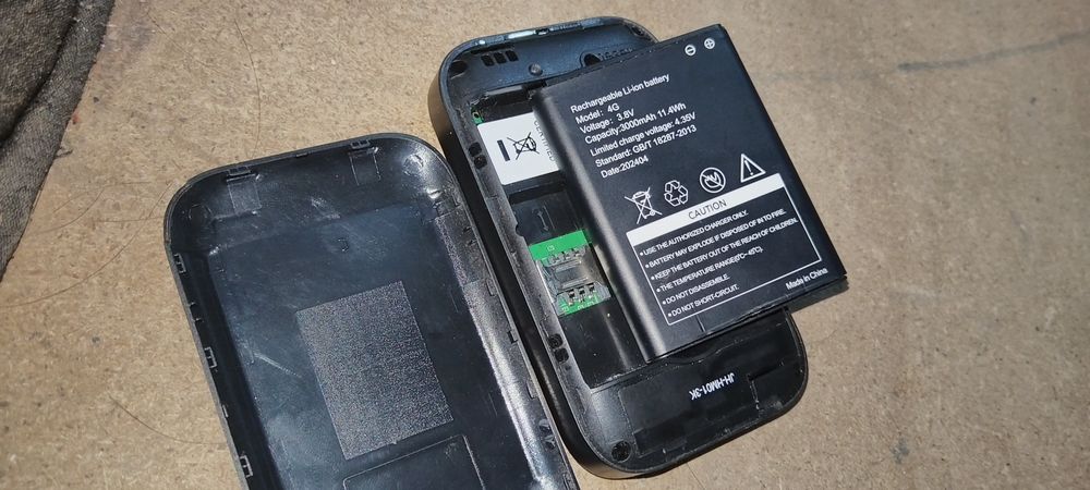 Sim kartali 5G WiFi router sotiladi