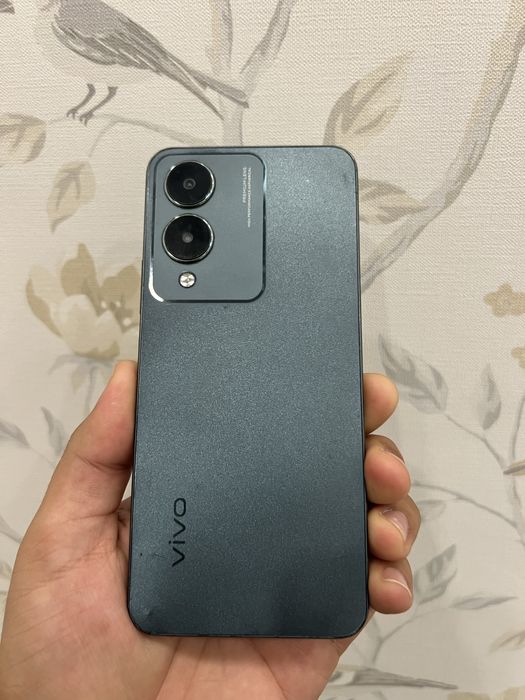 Vivo y 17  продается