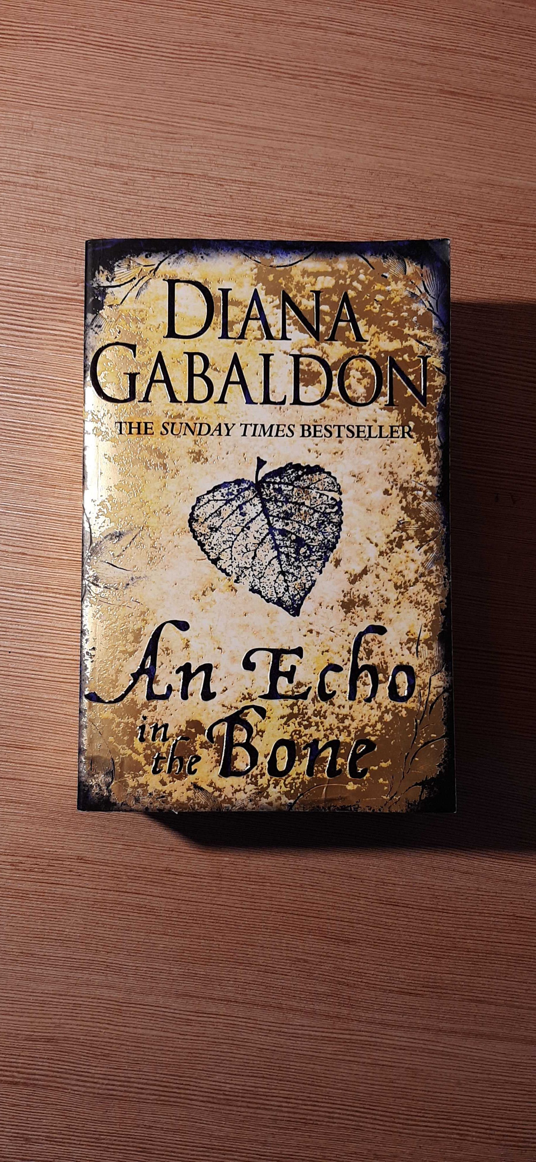 Cartea "An Echo in the Bone" de Diana Gabaldon