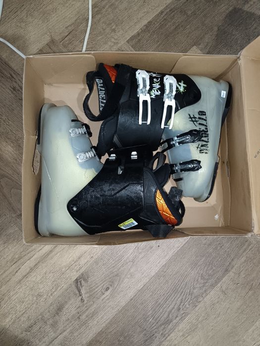 Clăpari schi "Menace"