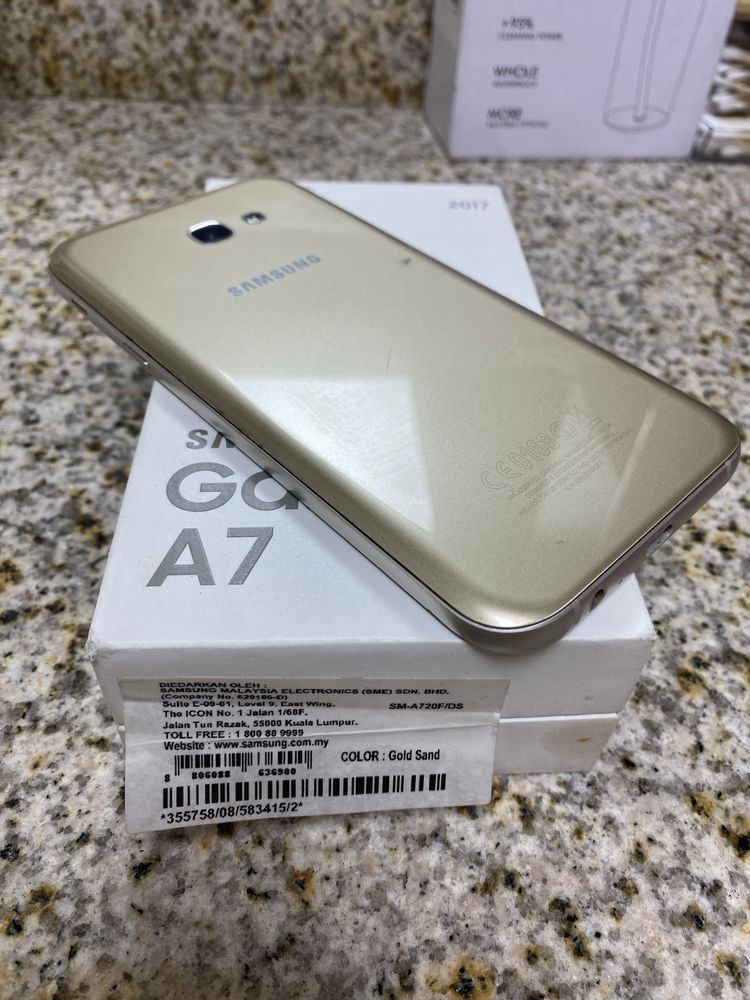 Samsumg galaxy A7 2017 в рабочем состоянии!