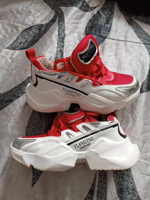 Кроссовки Продам!