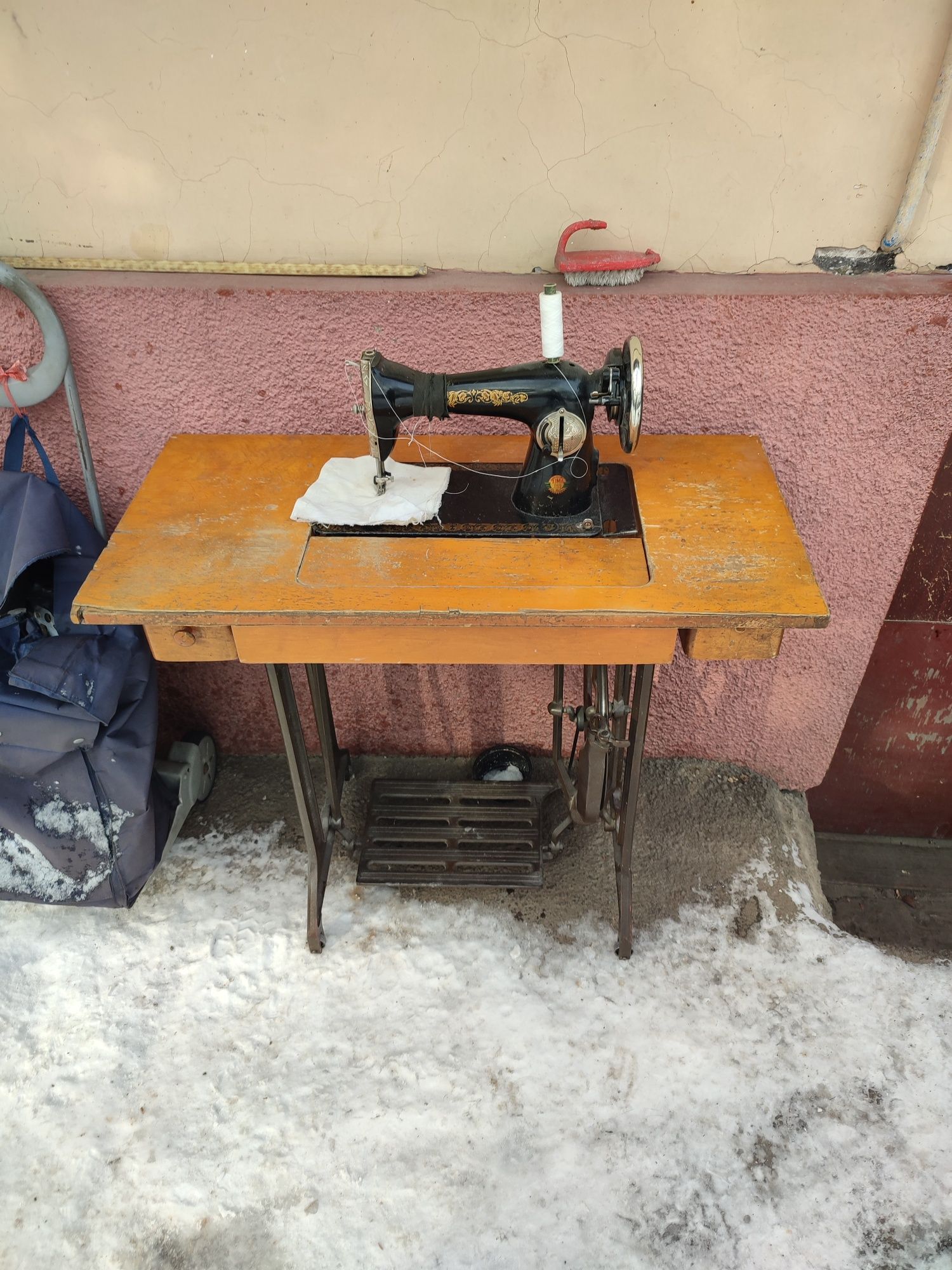 Продам швейную машинку ПМЗ