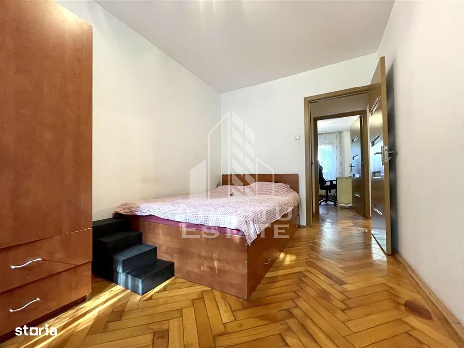 Apartament cu 3 camere etajul 1 zona Sagului