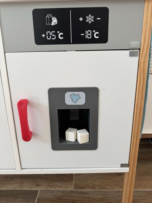 Детска дървена кухня