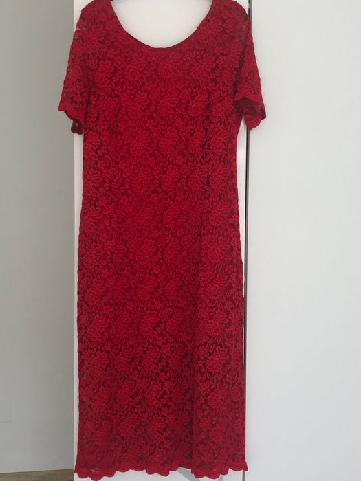 Rochie roșie din dantela mărime 52